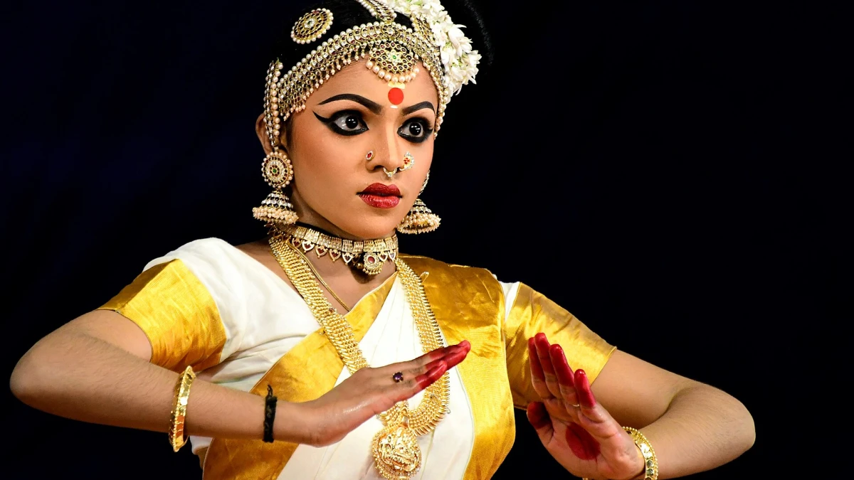 Mohiniyattam: The Gentle Swaying Lasya Dance of Kerala Explained - Authentic Classical Arts